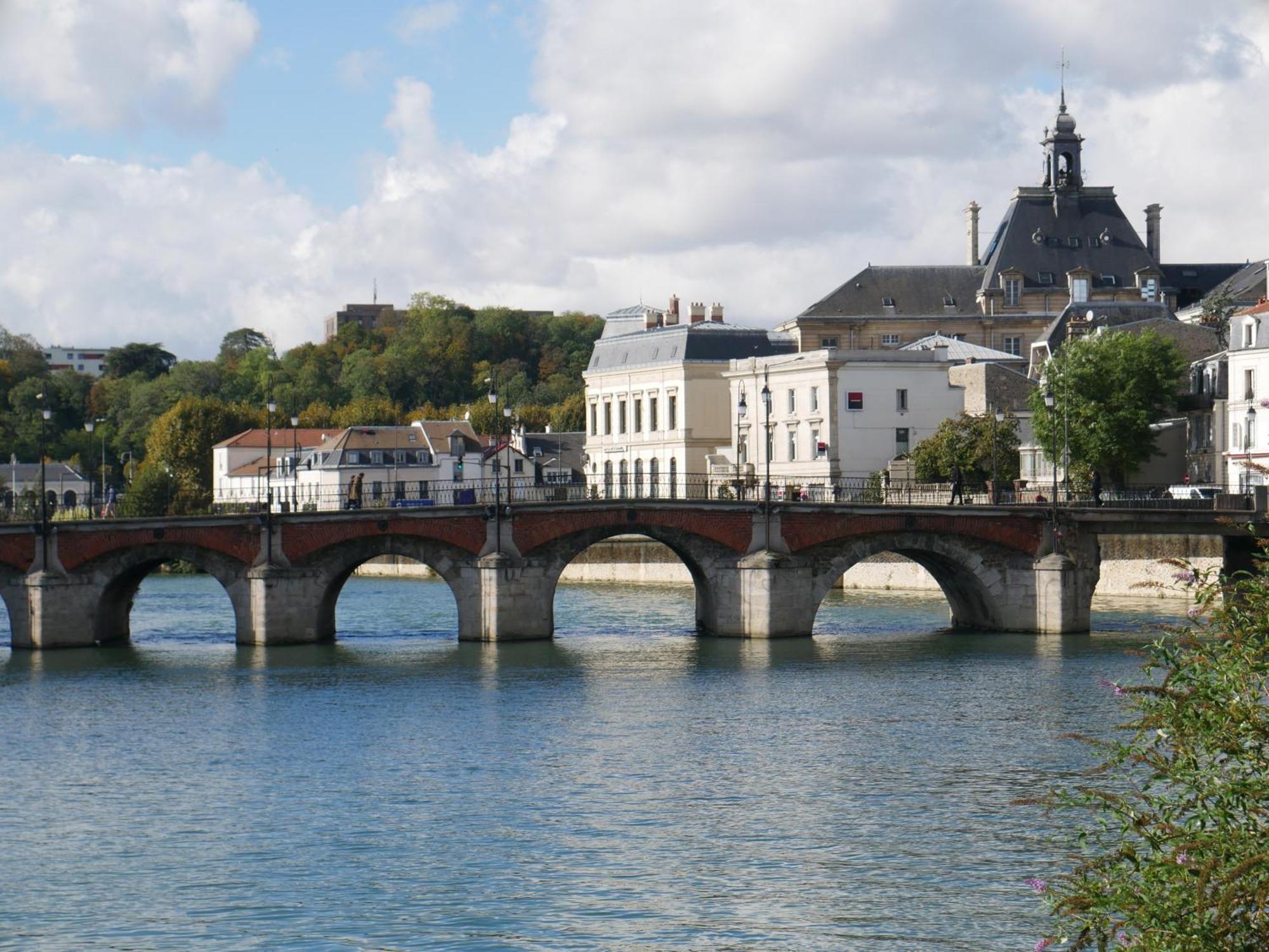 Spicy - Sejour Insolite Sur La Marne Meaux Extérieur photo
